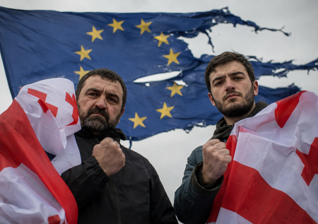 ЕС угрожает Грузии и требует ввести санкции против РФ: чего они добьются