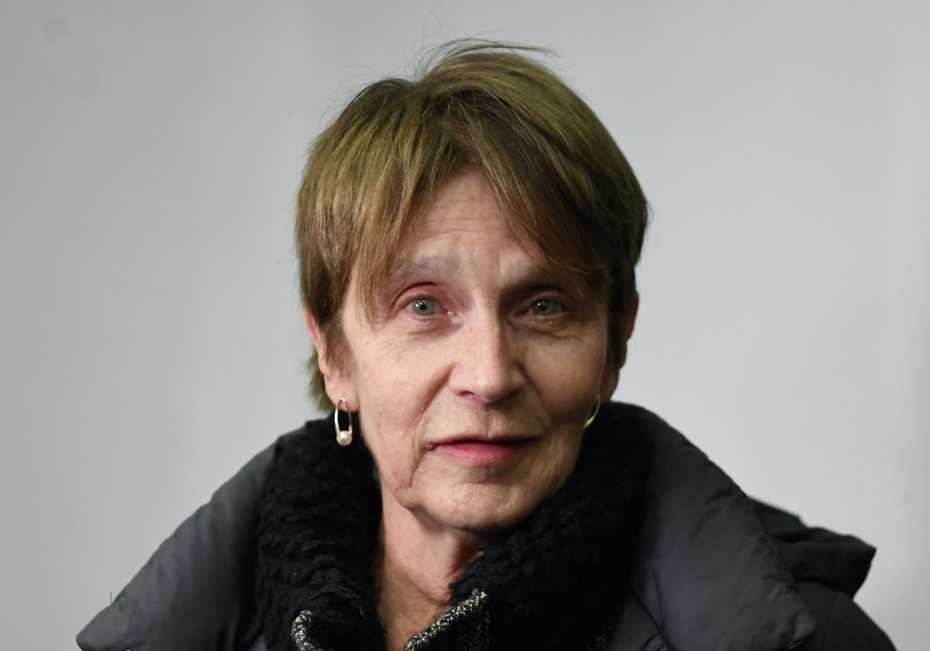 Елена Сафонова перед началом праздничного концерта, посвященного 70-летию актера театра и кино Игоря Ливанова в 2023 году