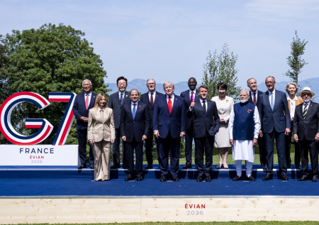 G7 пообещала ужесточить санкции против нефтегазового сектора России