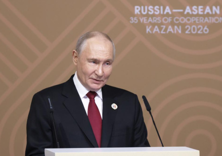 Путин провел в Казани встречу с премьером Сингапура