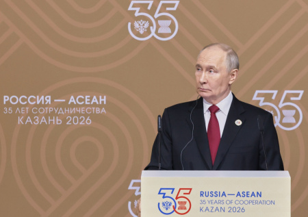 Путин пообещал слонам из Лаоса лучшие условия в Казани