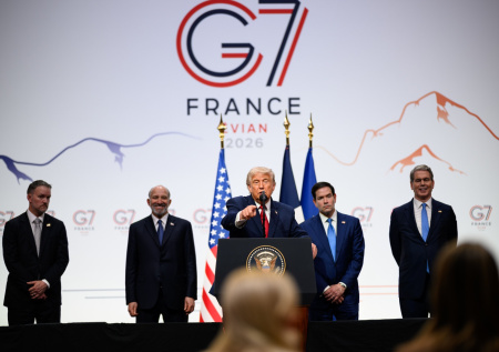 «Не получат даже десяти центов»: Трамп направил грозный сигнал Ирану