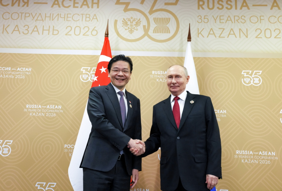 18 июня 2026 года. Президент РФ Владимир Путин и премьер-министр Сингапура Лоуренс Вонг (слева) во время встречи на полях саммита Россия — АСЕАН в Казани