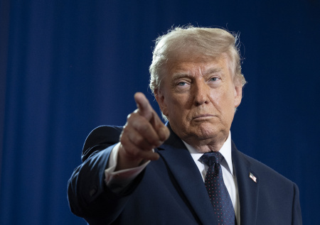 Трамп захотел брать процент за пользование ключевой морской артерией