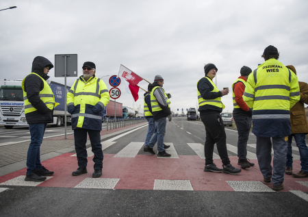 Польские фермеры пошли на отчаянные меры ради переговоров с властями