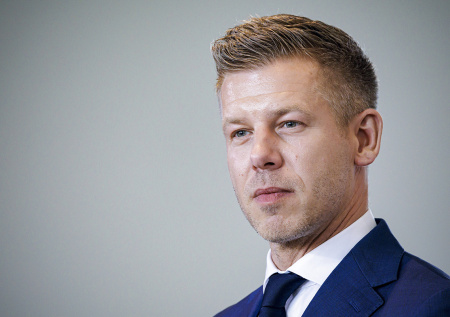 Мадьяр объявил о планах изменить конституцию Венгрии
