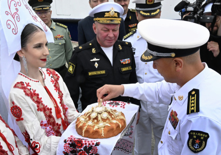 Корабли ВМС Китая прибыли во Владивосток