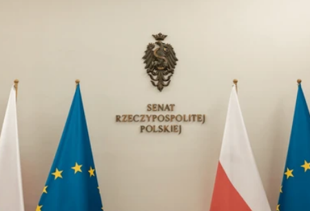Польский сенатор вернул ордена Украине из-за героизации бандеровцев