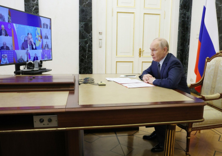 Путин заявил, что Украина теряет территории одну за другой