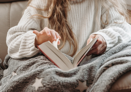 Психолог объяснила, почему дома не получается читать книги