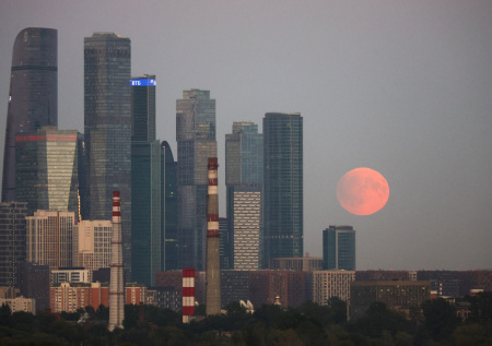 Луна станет на 14% меньше для москвичей 29 июня