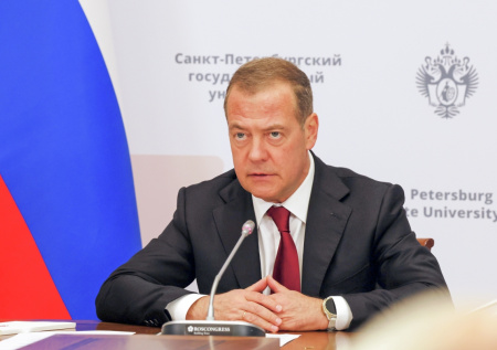 Медведев сделал заявление о борьбе против дискриминации русскоговорящих