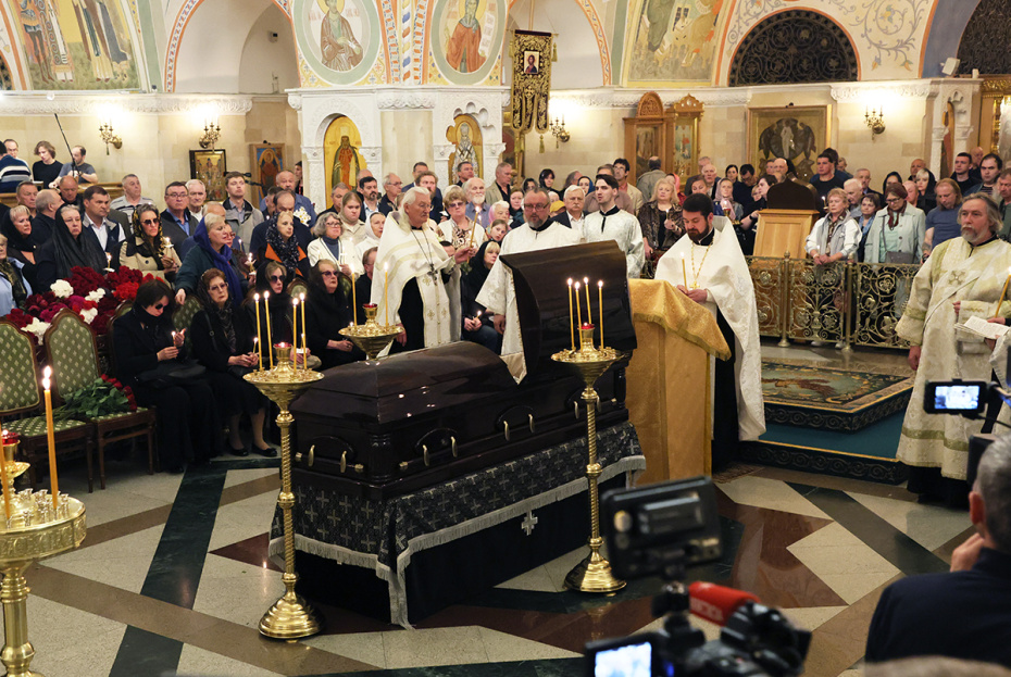 На церемонии прощания с актером Михаилом Ножкиным в Нижнем храме храма Христа Спасителя