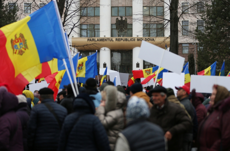 Участники акции протеста оппозиции в Кишиневе