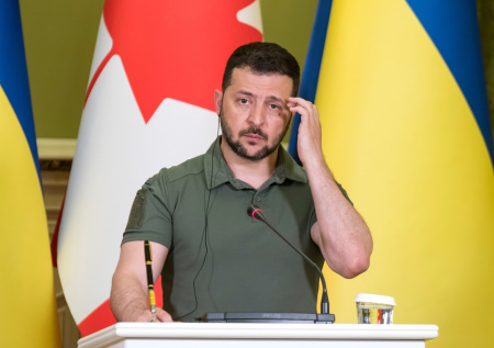 «Зеленский юлит»: депутат о мире с Украиной по формуле Стамбула и Анкориджа