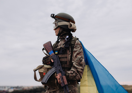 В рядах ВСУ заметили женщин-штурмовиков и польских наемников