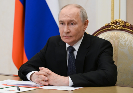 Путин подписал закон о новых мерах против мошенников