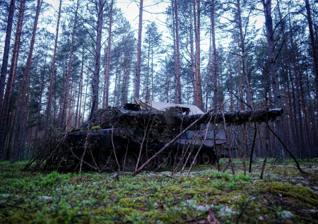 Российские дроны выследили и уничтожили замаскированный немецкий Leopard