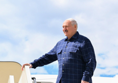 Лукашенко начал масштабную поездку по странам Азии