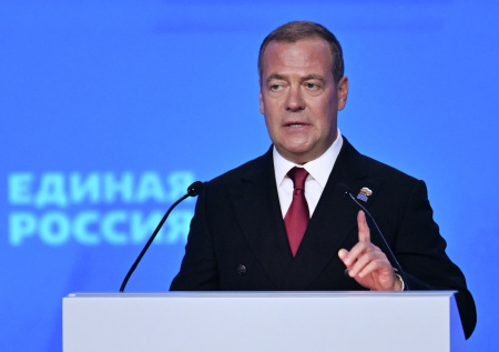 «Никакой безопасности не будет»: Медведев сделал заявление об окончании СВО