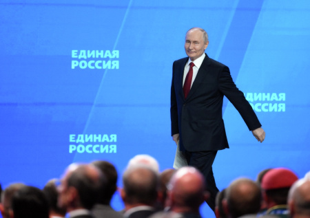 «Будут подписаны документы»: Путин об особом статусе российских учителей