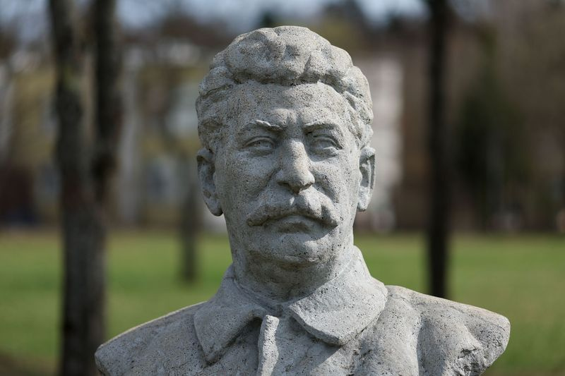 Бюст Иосифа Сталина