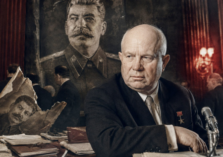 Пресмыкался при жизни, предал после смерти: за что Хрущев ненавидел Сталина