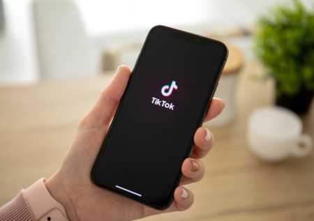 В России TikTok оштрафовали за отказ удалить ЛГБТ-контент