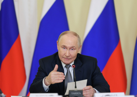 Путин призвал применять ИИ в просветительской деятельности