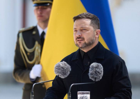 «Узурпировавший власть»: Захарова разнесла Зеленского за пафосное шоу