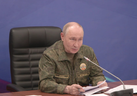 5 мегаударов РФ, прорыв в зоне СВО: главное из совещания Путина с Генштабом