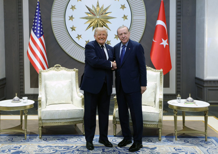 Трамп снова напугал Гренландию громким заявлением