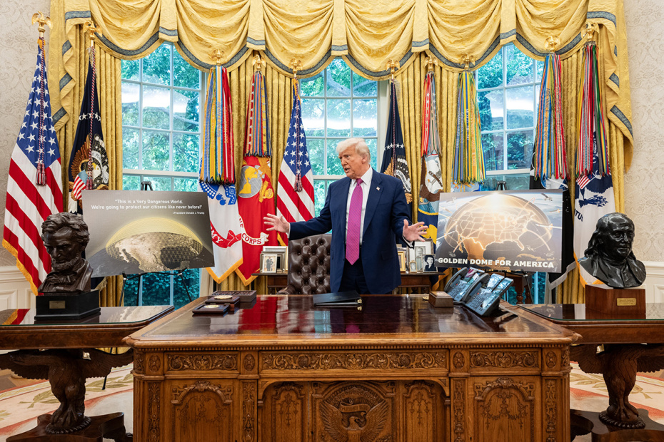 Система противоракетной обороны (ПРО) «Золотой купол», Дональд Трамп на встрече с официальными лицами и сотрудниками в Овальном кабинете