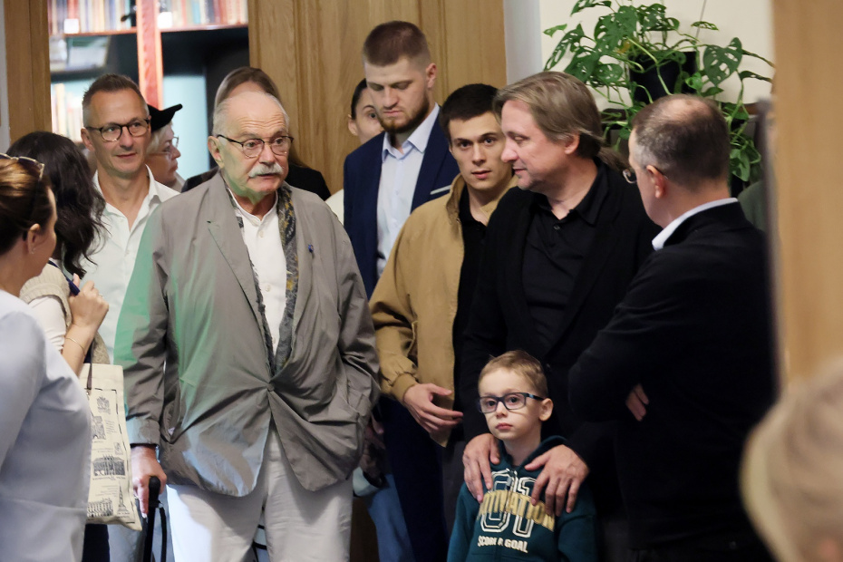 Семья Михалковых на открытии кабинета Сергея Владимировича Михалкова в штаб-квартире Союза писателей России
