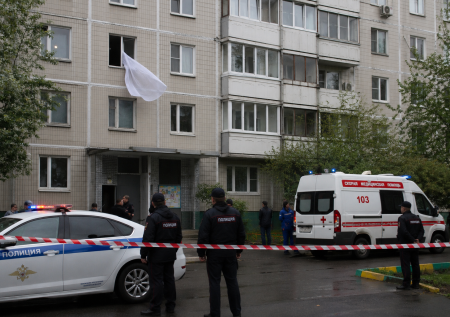 Помогал с бизнесом и скинул из окна? Что известно о ЧП с тренершей в Москве