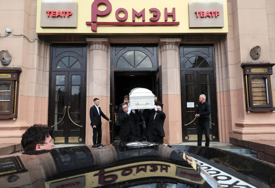 Церемония прощания с народной артисткой РФ Екатериной Жемчужной в театре «Ромэн»