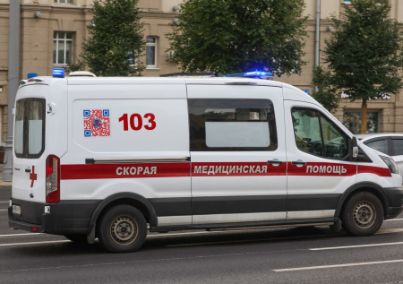 Кузбасский школьник на электросамокате попал под колеса машины
