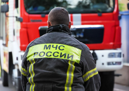 Нефтехранилища загорелись в Азове после атаки БПЛА