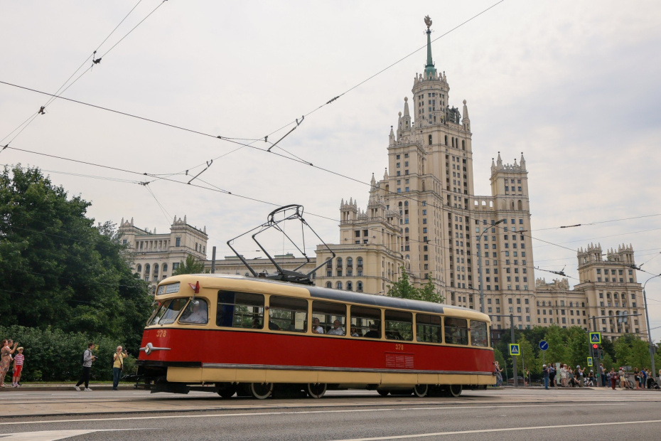 Парад ретротранспорта в Москве