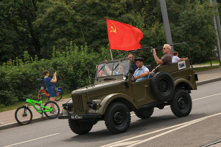 Парад ретротранспорта в Москве