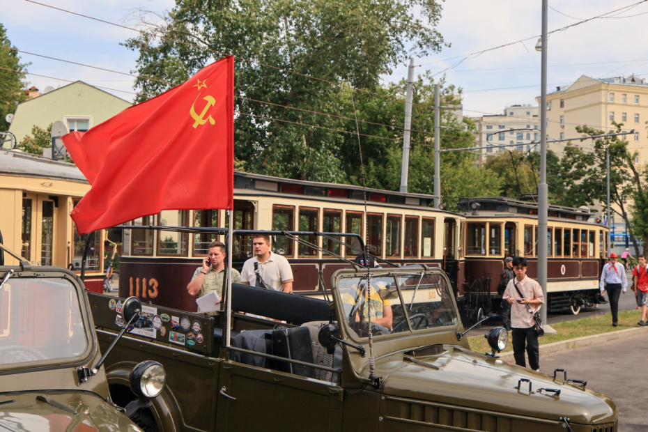 Парад ретротранспорта в Москве