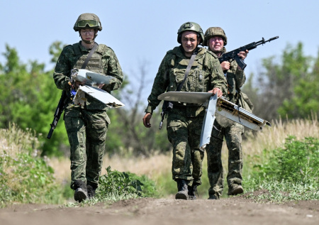 Российские военные уничтожили сухогруз в порту Черноморска