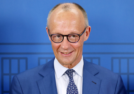 Канцлер Германии призвал к переговорам по Украине