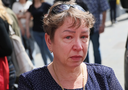 Помощница Смирнова рассказала, с кем общался артист незадолго до смерти