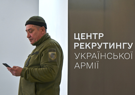 Украинец годами отсиживался от призыва в погребе у матери
