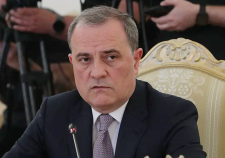 МИД Азербайджана поддержал мирное урегулирование конфликта на Украине