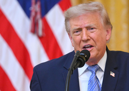Трамп приказал приостановить удары по Ирану по одной причине