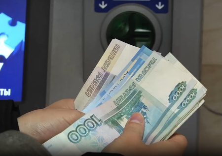 Полиция Татарстана задержала курьера аферистов, обманувшего пенсионерку