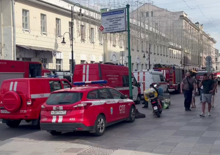 Появились кадры пожара в элитном ЖК в Москве