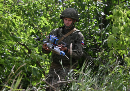 Российские военные взяли под полный контроль трассу «Новороссия»